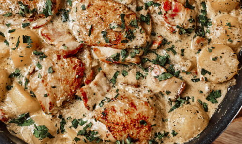 Finished creamy chicken thighs ready to serve