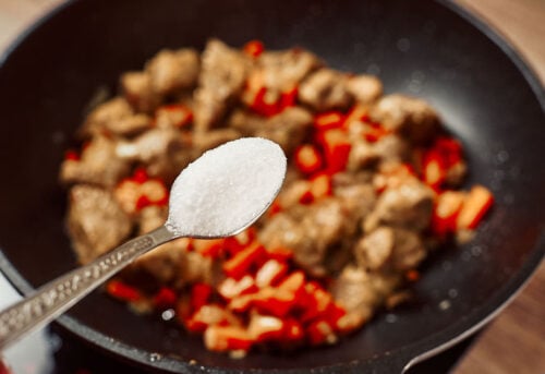 Seasoning vegetables with salt