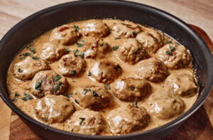 Creamy meatballs with sauce