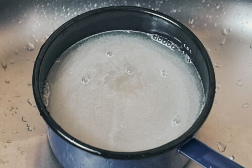 Cloudy water while rinsing rice