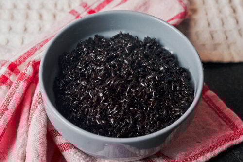 perfectly cooked black rice ready to serve