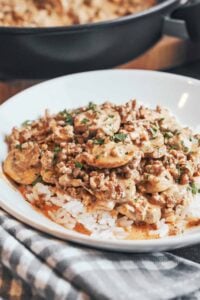 easy ground beef stroganoff with mushrooms in creamy sauce