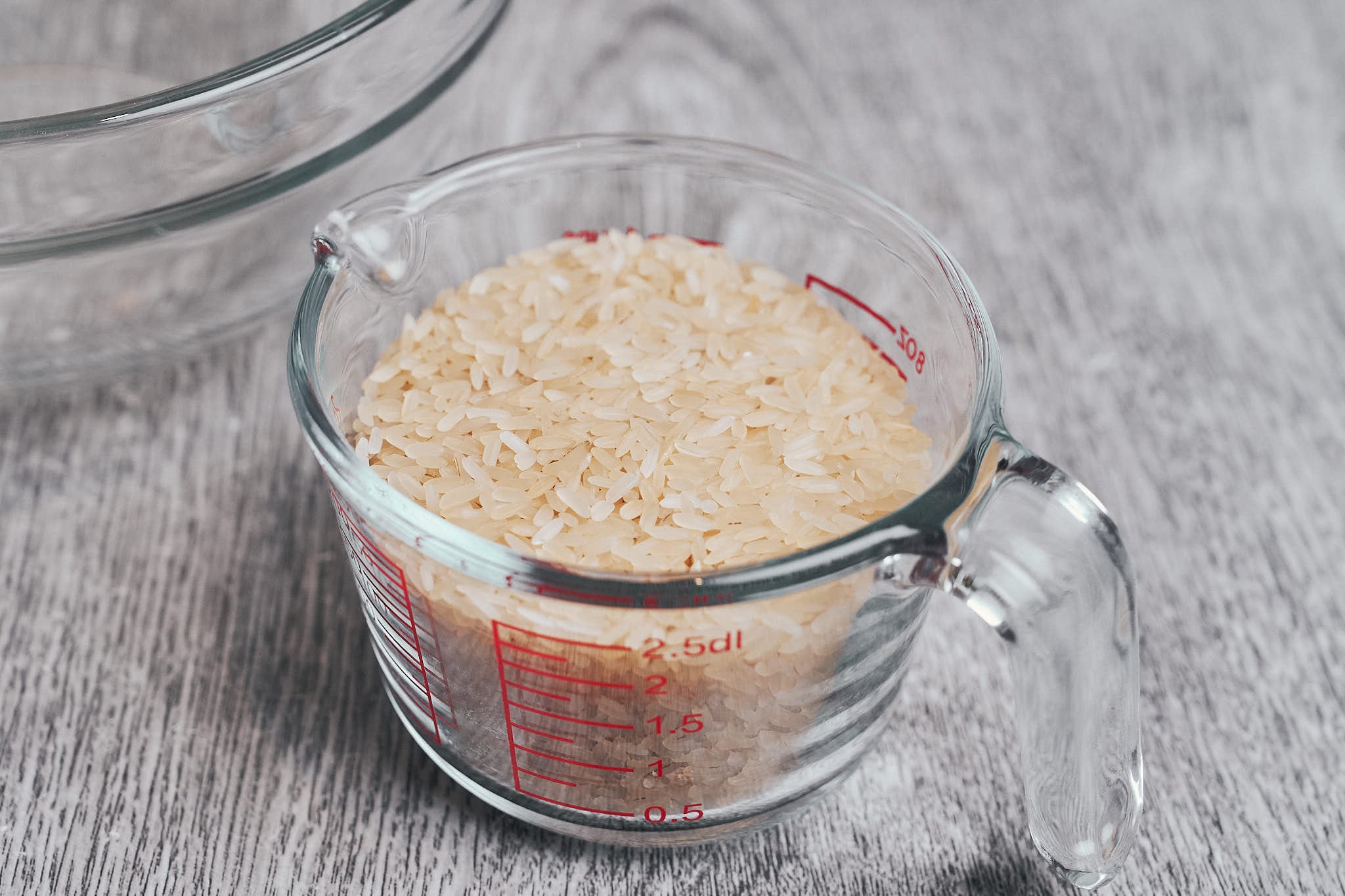 measured long-grain rice ready to soak