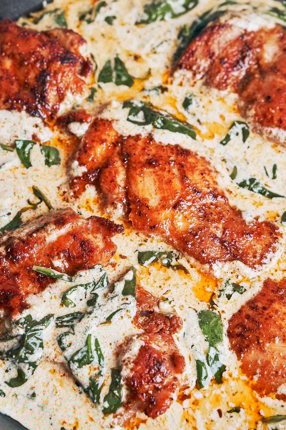 creamy spinach chicken in a garlic parmesan cream sauce